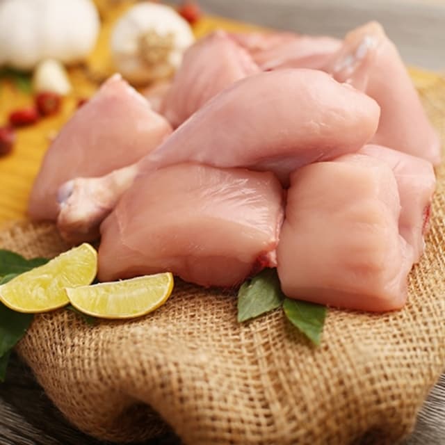 CHICKEN QORMA CUT (16 PCS)